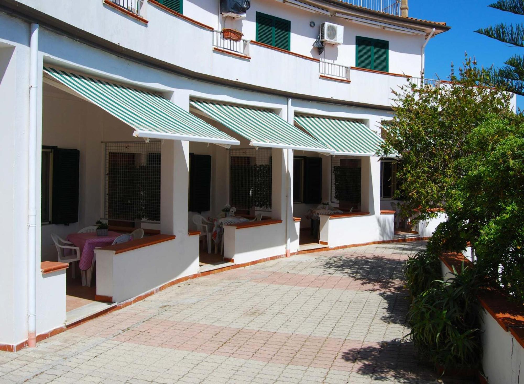 Appartamento In Villa Direttamente Sul Mare-Villa Rubino Capo Rizzuto Exterior photo